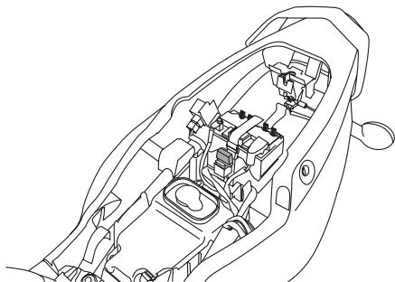 YAMAHA TZR50-2007 - Remplacement du fusible - 1