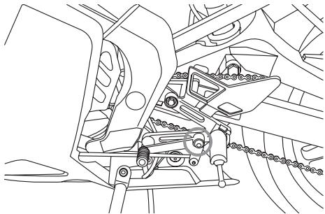 YAMAHA TZR50-2007 - Contrôle et lubrification de la pédale de frein et du sélecteur - 1