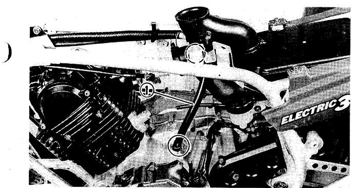 YAMAHA YFM350X - LEVIER De préselection et flexible de ventilation du CARTER - 1