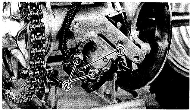 YAMAHA YFM350X - Reemplacement des plaquettes de FREIN - 1