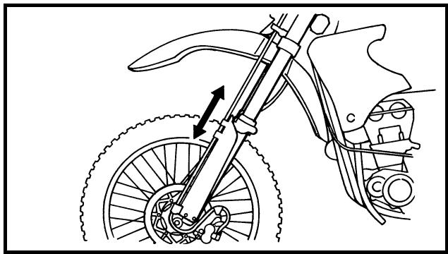 YAMAHA YZ250F - REGLAGE DE LA TENSION DE LA CHAINE DE TRANSMISSION ANTRIEBSKETTEN-DURCHHANG EINSTELLEN REGOLAZIONE DEL GIOCO DELLA CATENA DI TRASMISSIONE - 1