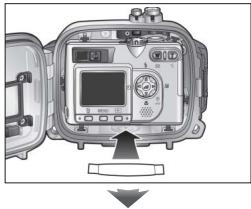 NIKON CAISSON ETANCHE WP-CP2-JUSQU-A 40 M DE PROFONDEUR- - Placer l'absorbeur d'humidité - 1