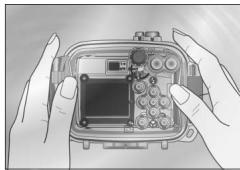 NIKON CAISSON ETANCHE WP-CP3-JUSQU-A 40 M DE PROFONDEUR - Schritt 3 Erneutes Überprüfen der Dichtigkeit - 1