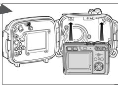 NIKON CAISSON ETANCHE WP-CP4-JUSQU-A 40 M DE PROFONDEUR - Schritt 2 Einsetzen der Kamera in das Gehäuse - 3