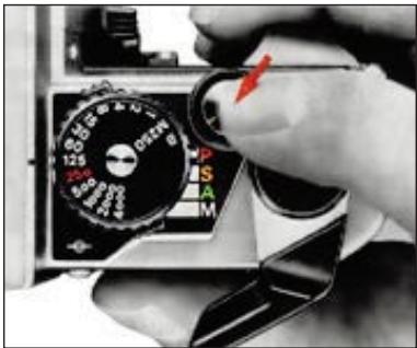NIKON FA - CHECKING BATTERY POWER - 2