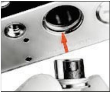 NIKON FA - INSTALLING BATTERIES - 3