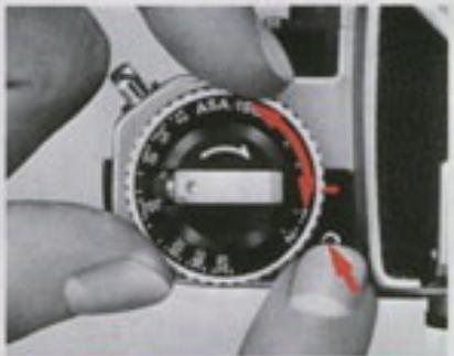 NIKON FE2 - Couronne de compensation d'exposition - 1