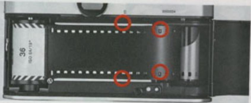 NIKON FE2 - Actionne le levier d'armement pour entrainer le film. - 1