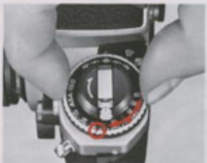 NIKON FE2 - DETAIL DES COMMANDES—suite - 1