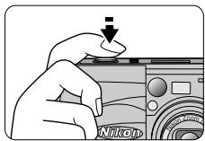NIKON LITE TOUCH ZOOM 110S-QD - Ouvrez le couvercle coulissant. - 1