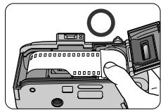 NIKON LITE TOUCH ZOOM 110S-QD - Ziehen Sie den Filmanfang bis zur roten Markierung im Filmfach hinüber. - 2