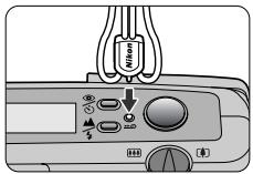 NIKON LITE TOUCH ZOOM 110S-QD - So spulen Sie einen nur teilweise belichteten Film zurück. - 1
