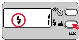 NIKON LITE TOUCH ZOOM 140ED-QD - Drücken Sie die Taste ⚡▲, bis “⚡” im LC-Display erscheint. - 1