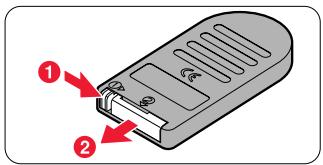 NIKON LITE TOUCH ZOOM 140ED-QD - Replacing the remote control battery - 1