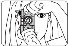 NIKON LITE TOUCH ZOOM 150ED-QD - Holding the camera properly - 2