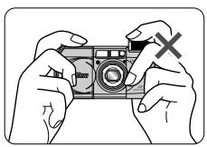 NIKON LITE TOUCH ZOOM 150ED-QD - Die orangefarbene LED blinkt Schnell (mit 8 Hz): - 2