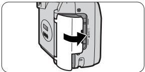 NIKON LITE TOUCH ZOOM 70W-QD - Schließen Sie den Batteriefachdeckel. - 1