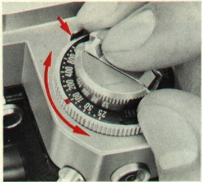NIKON NIKKORMAT EL1 - Affichage de la sensibilité du film - 3