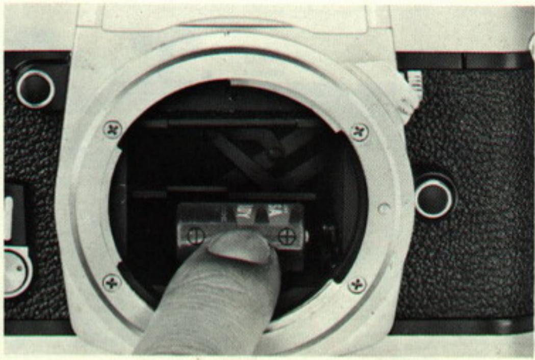 NIKON NIKKORMAT EL1 - Contrôle de pile - 1