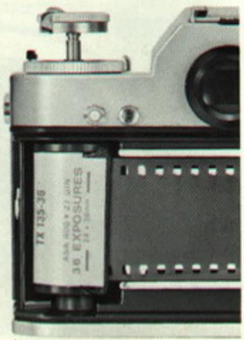 NIKON NIKKORMAT EL1 - Chargement - 1