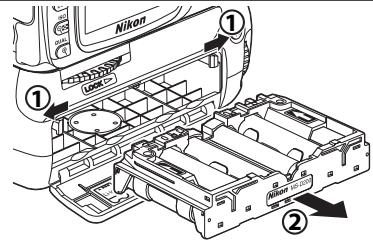 NIKON POIGNEE-ALIMENTATION MB-D80 POUR REFLEX NUMERIQUE D80 - Rimozione delle batterie - 2
