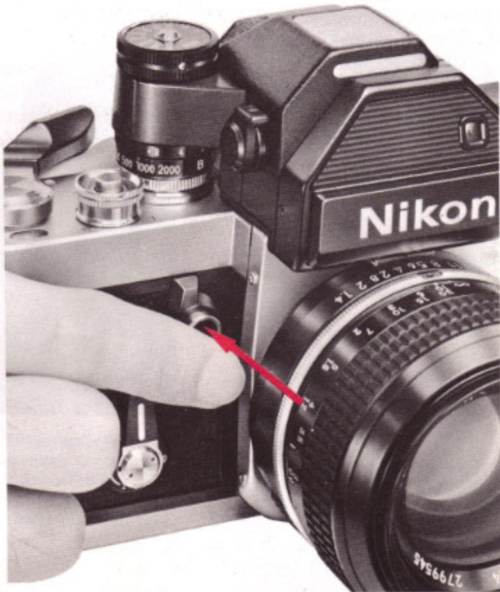 NIKON F2S - Bouton de contrôle de profondeur de champ - 1