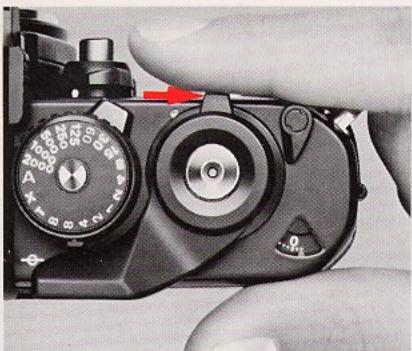 NIKON F3HP - Refermez le logement piles. - 1