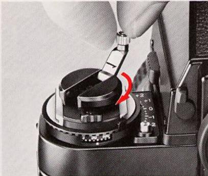 NIKON F3HP - Fermez le dos de l'appareil. - 1