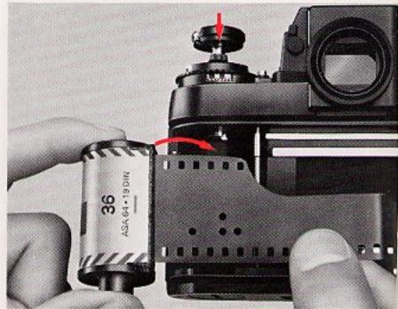 NIKON F3HP - Ouvrez le dos de l'appareil. - 1