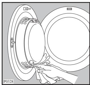 FAURE FAU LSI 147 F - Nettoyage du hublot - 1