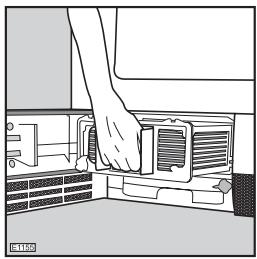 AEG-ELECTROLUX EDC46130W - Cleaning the condenser unit - 2