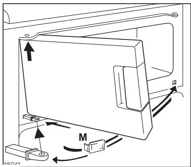 AEG-ELECTROLUX SU 960436 - Changing over the freezer compartment door (not on all models) - 3