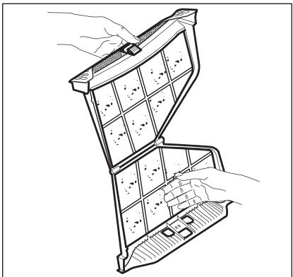 AEG-ELECTROLUX TWL4E201 - CLEANING THE PRIMARY FILTER - 3