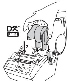 BROTHER P-TOUCH QL-650TD - Insérer le rouleau DK approprié. - 2