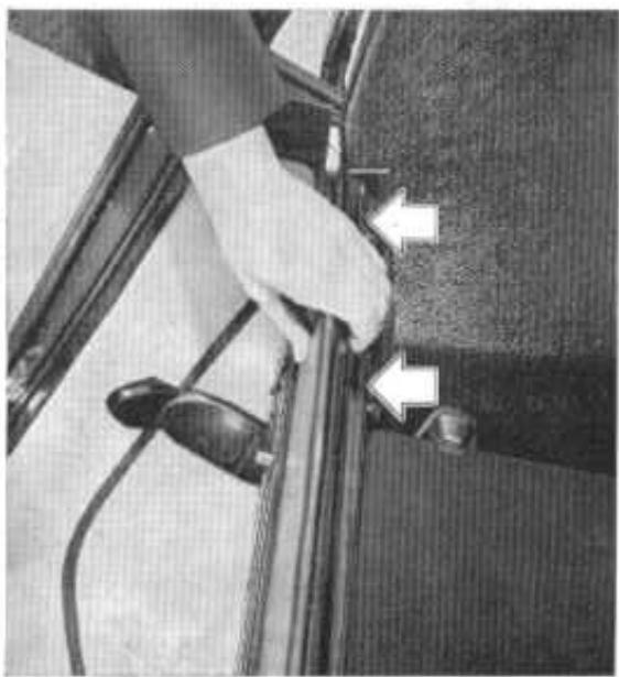 PEUGEOT 304 - CACHED-BAGAGES - 2