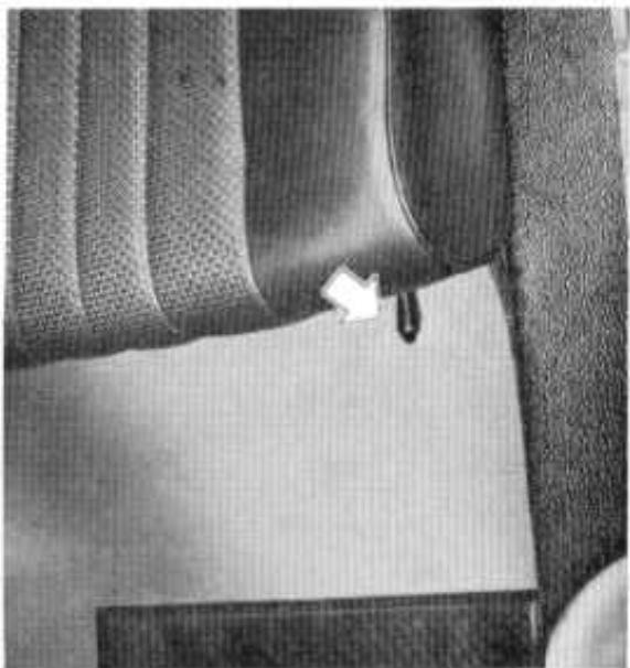 PEUGEOT 304 - ÉCLAIRAGE INTÉRIEUR - 1