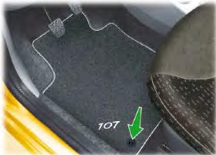 PEUGEOT 107 2008 - Pour démarrer à partir d'une autre batterie : - 5