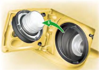PEUGEOT 107 2008 - Le remplissage du réservoir de carburant - 5