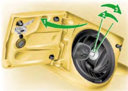 PEUGEOT 107 2008 - Le remplissage du réservoir de carburant - 3