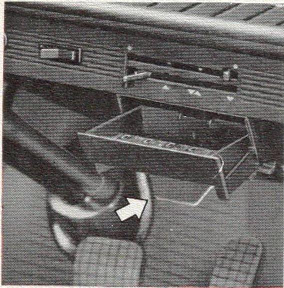 PEUGEOT 204 - Lave-vitre - essuie-vitre - 5