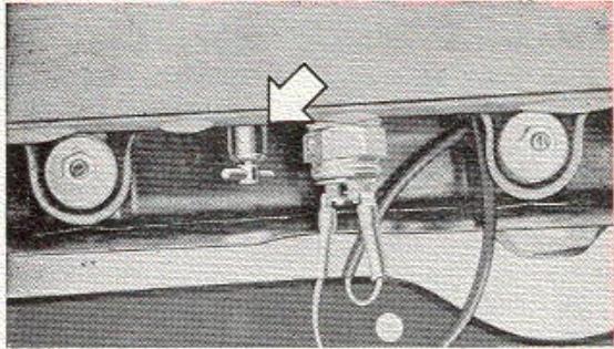 PEUGEOT 204 - Remplissage - 1
