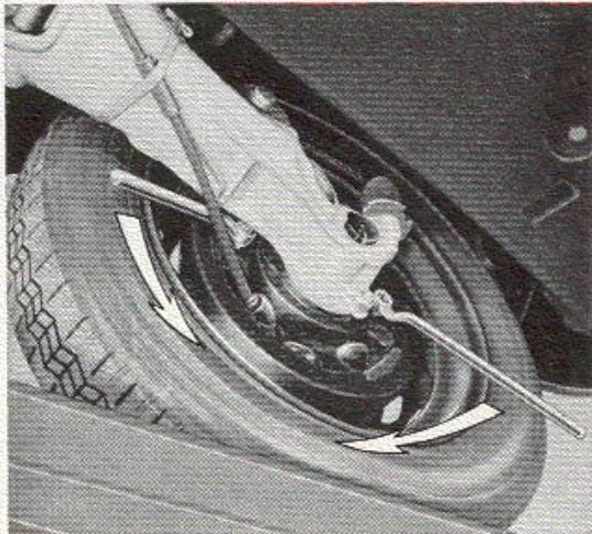 PEUGEOT 204 - FREINS - 1