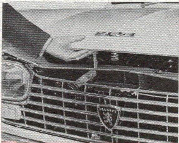 PEUGEOT 204 - Lave-vitre - essuie-vitre - 3