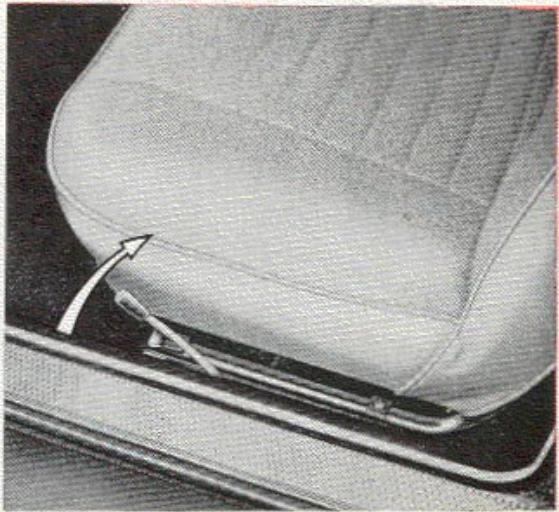 PEUGEOT 204 - Sécurité des enfants - 2