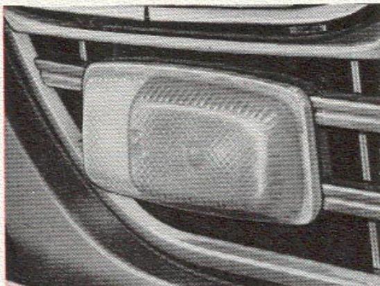 PEUGEOT 204 - Éclairage AV - 1
