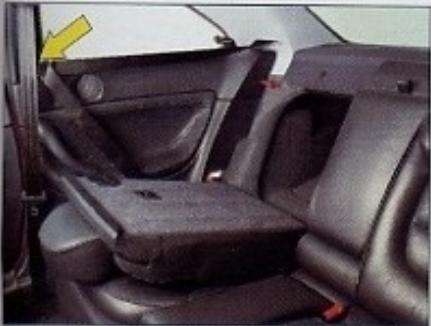 PEUGEOT 406 COUPE - Chargement des skis : - 1