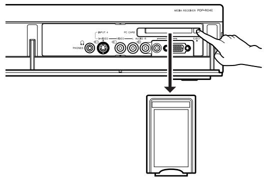 PIONEER PDP-504HDE - Removing a memory card - 1