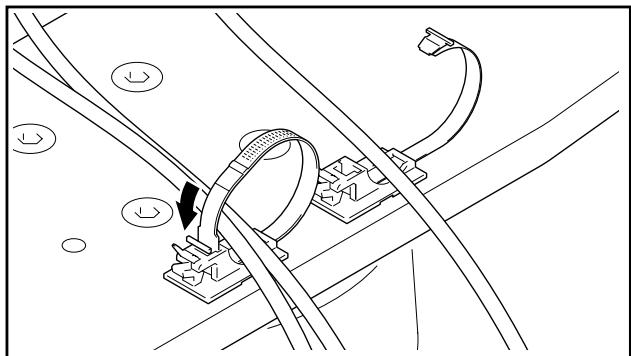 PIONEER PDK-1013 - Uso de las bridas para cables - 3