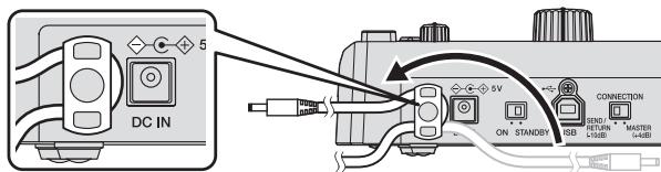 PIONEER RMX-1000-W - Verwendung des Kabelhakens - 2