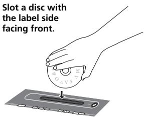 PIONEER X-SMC1-W - Slot a disc. - 1